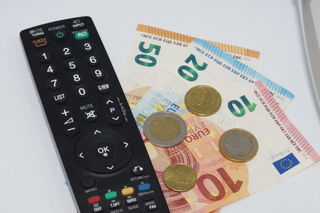 Vorschlag: Befreiung von Rundfunkgebühren für niedrige Einkommen!